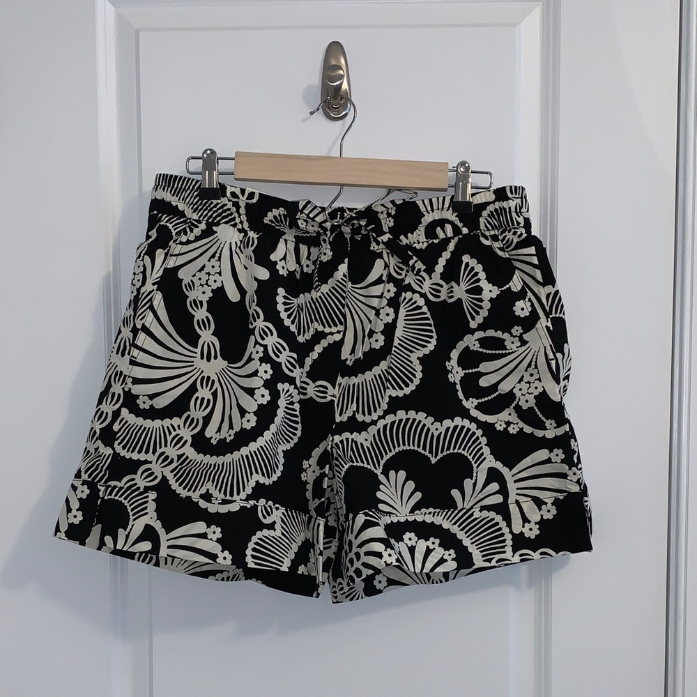 NWT Banana Republic Factory Mid Rise Drawstring Shorts Black Abstract Floral M